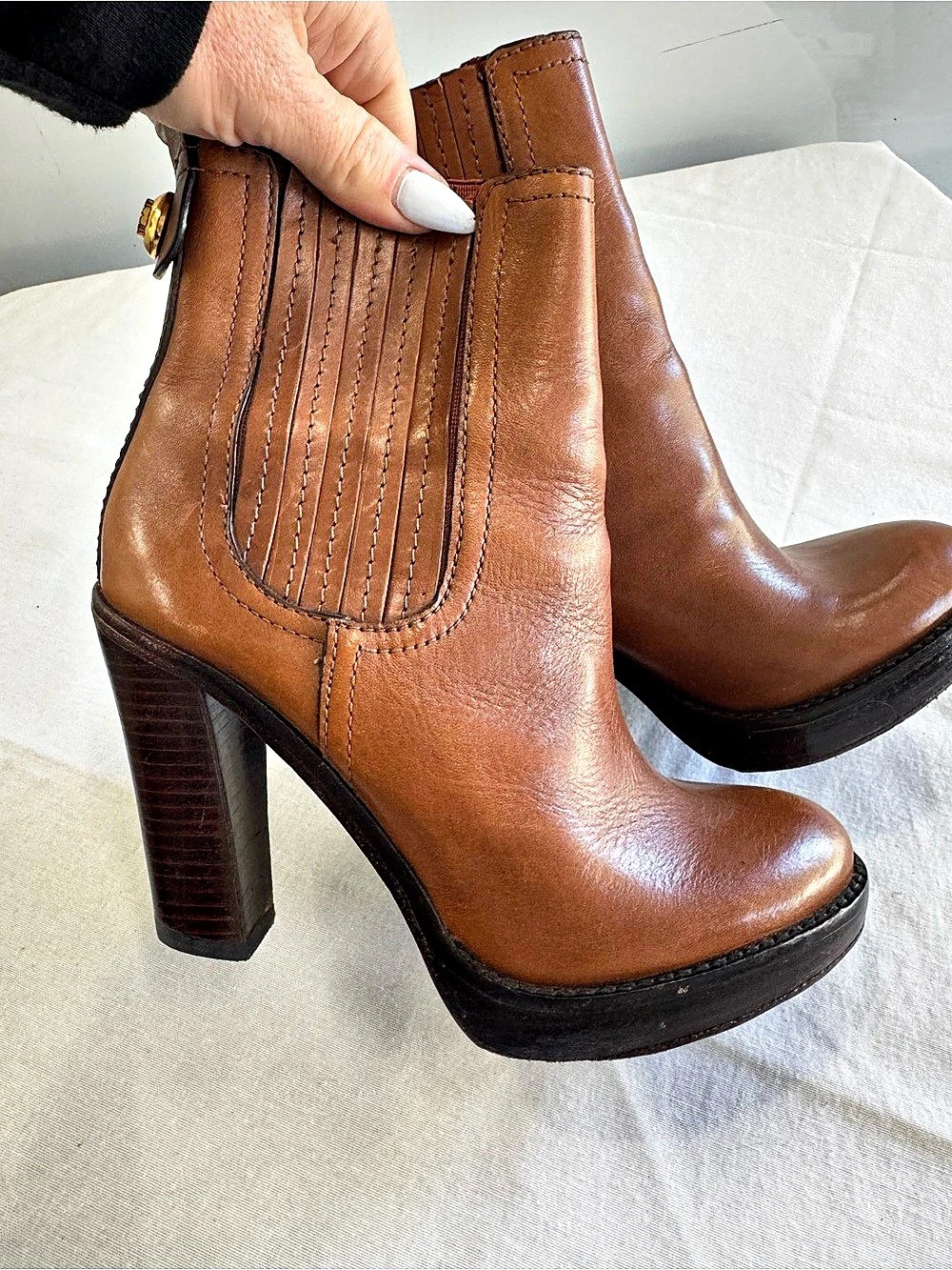 Tory Burch Brown Leather 4” Heeled Ankle Boots US 5.5